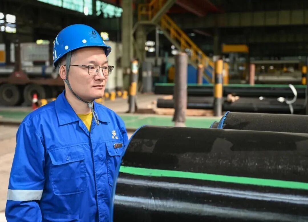 全省工业企业唯一！腾博会诚信为本专业服务集团衡钢左国锋荣膺湖南“新时代新雷锋”称呼